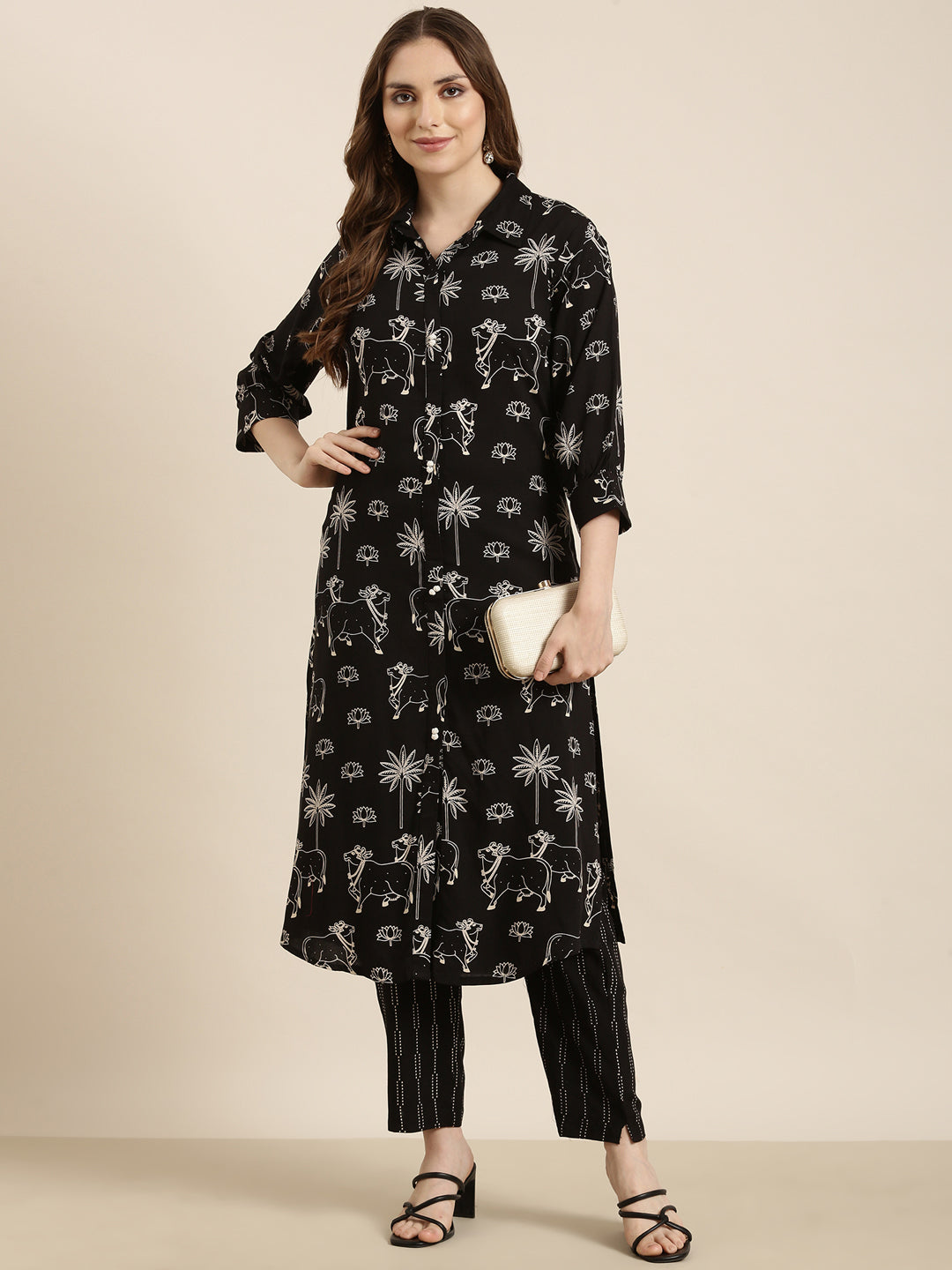 Women Straight Black Ethnic Motifs Kurta and Trousers Set