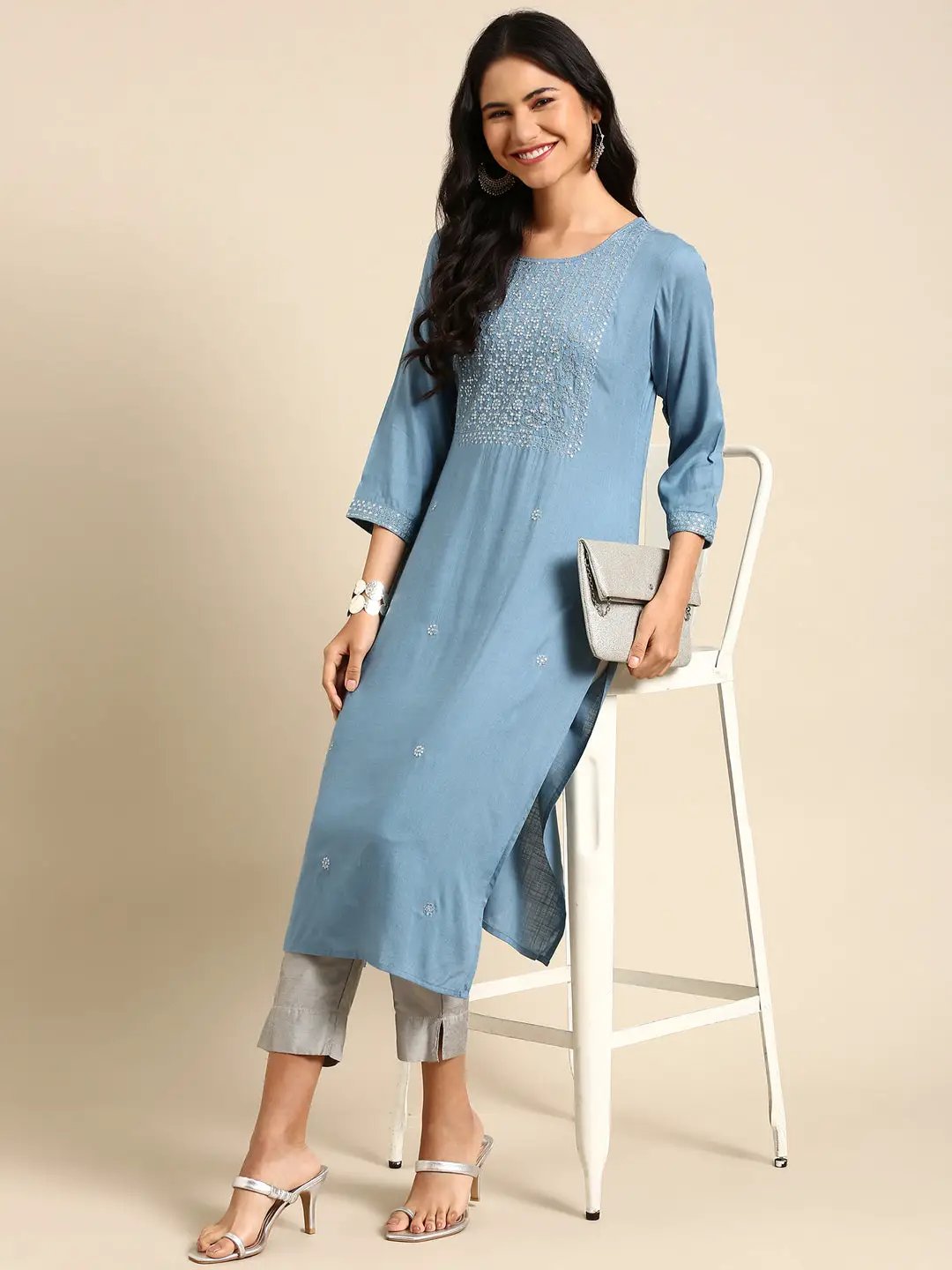 Women's Blue Solid Straight Kurta