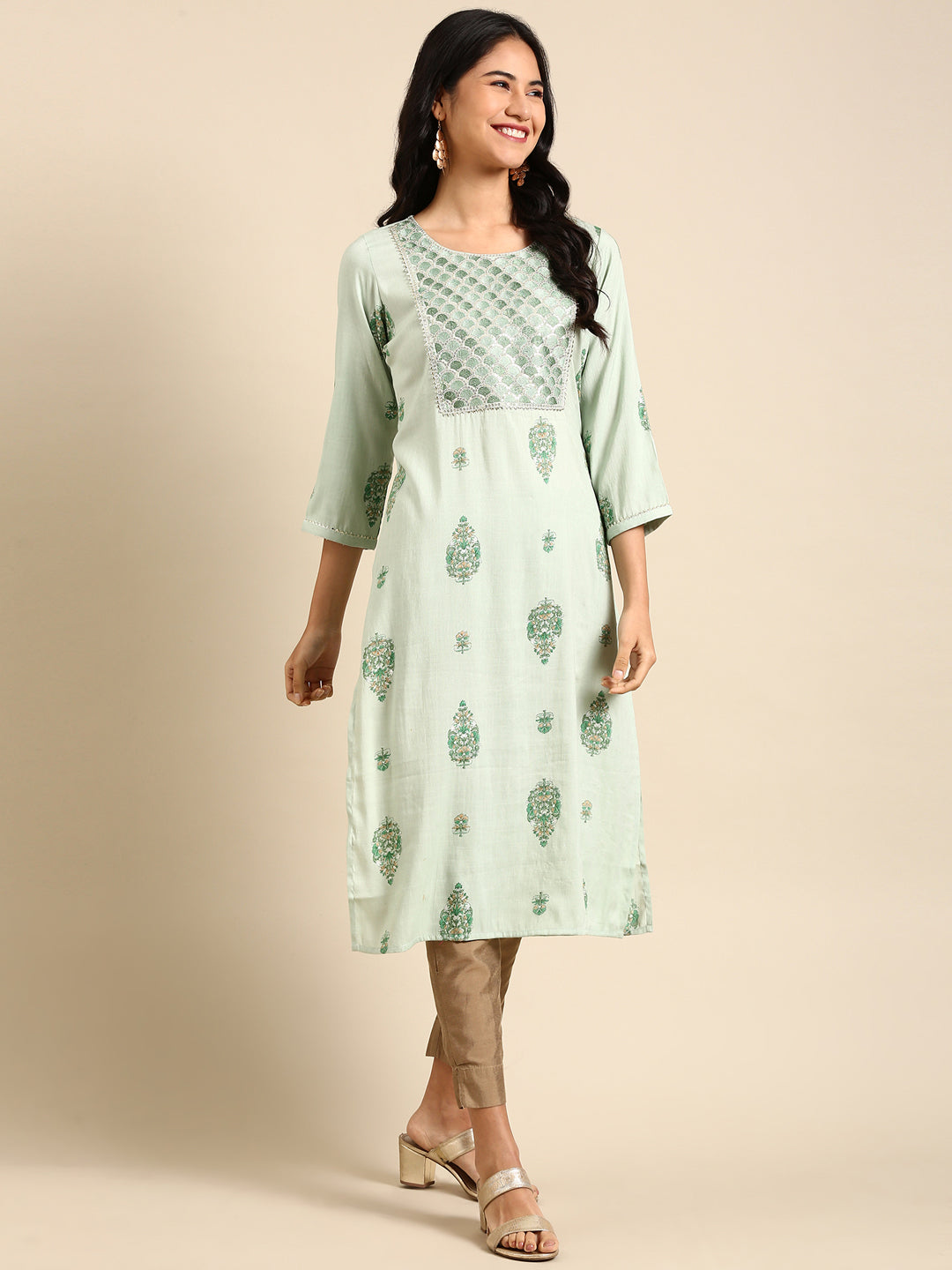 Women's Green Embellished Straight Kurta