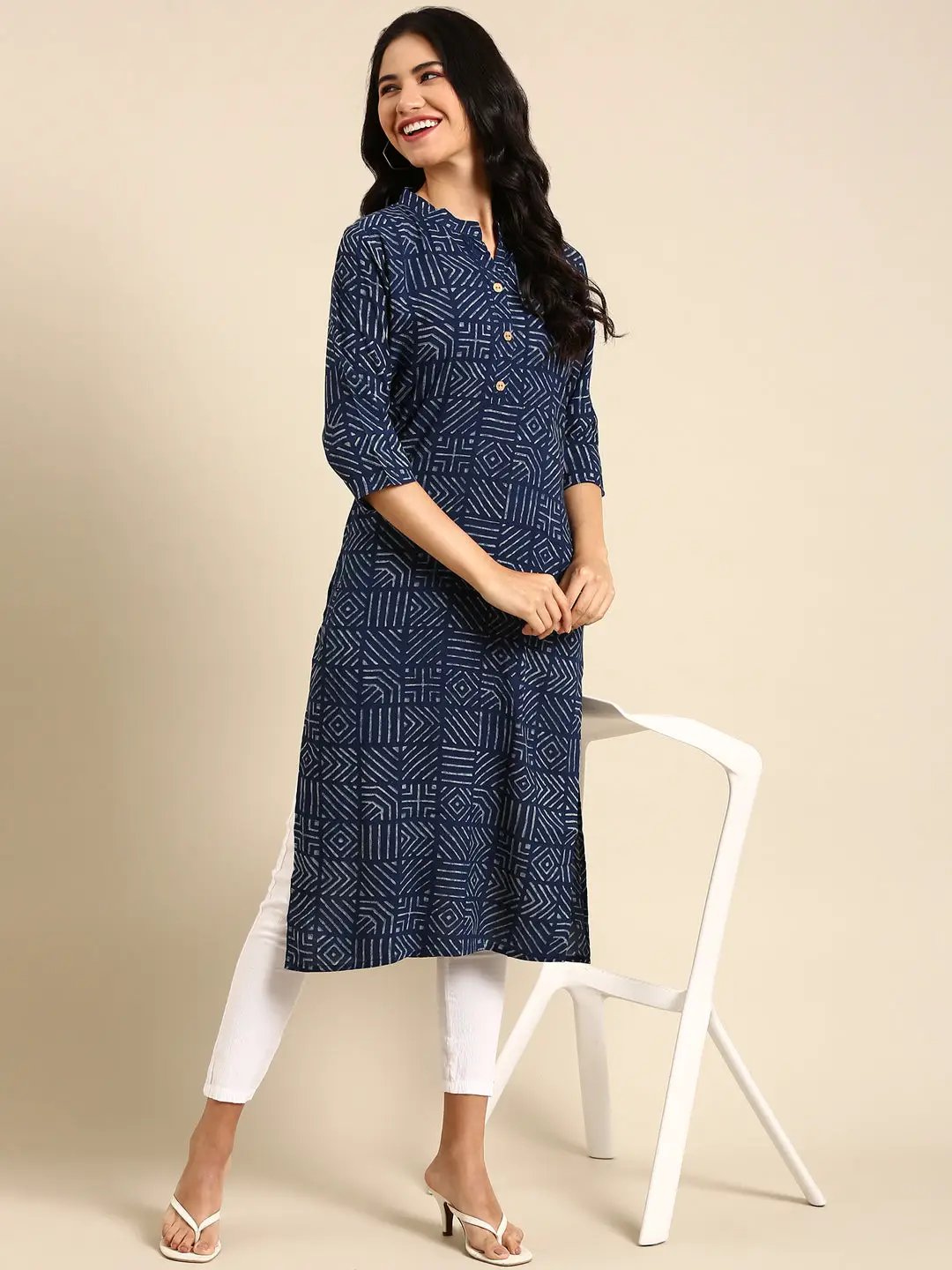 Women's Navy Blue Printed Straight Kurta