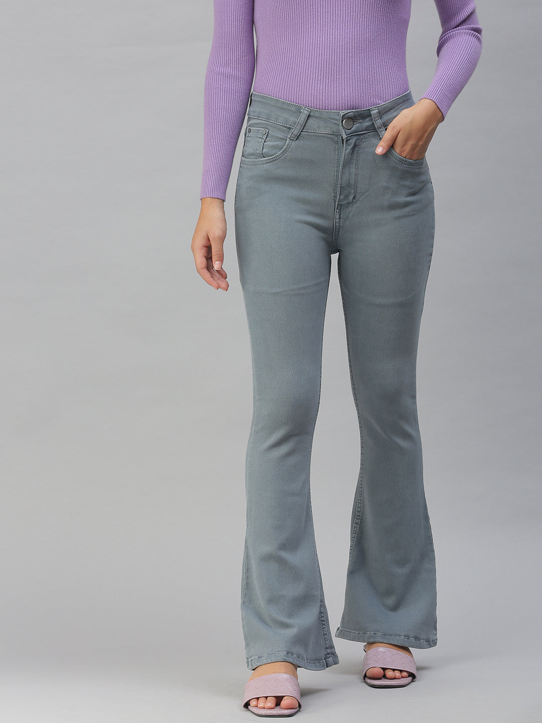 Women's Grey Solid Straight Fit Denim Jeans