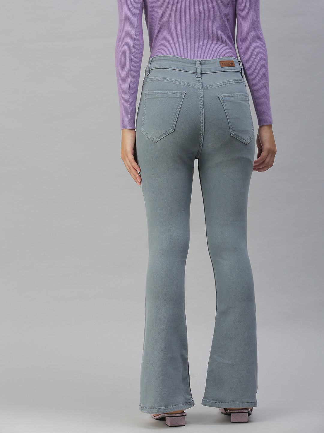 Women's Grey Solid Straight Fit Denim Jeans