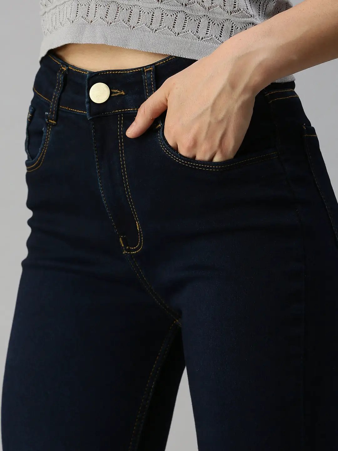 Women's Blue Solid Straight Fit Denim Jeans