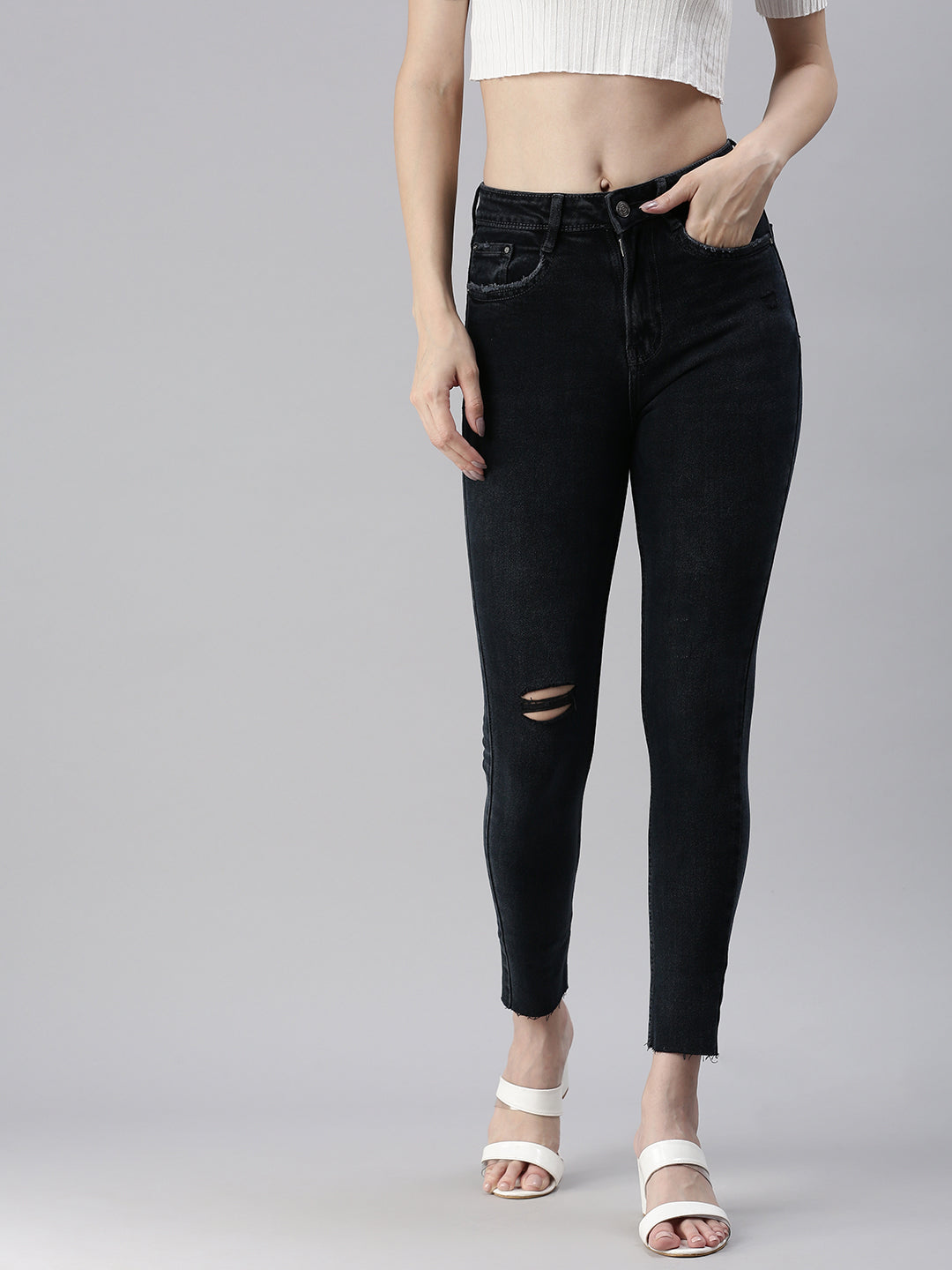 Women's Charcoal Solid Denim Slim Jeans