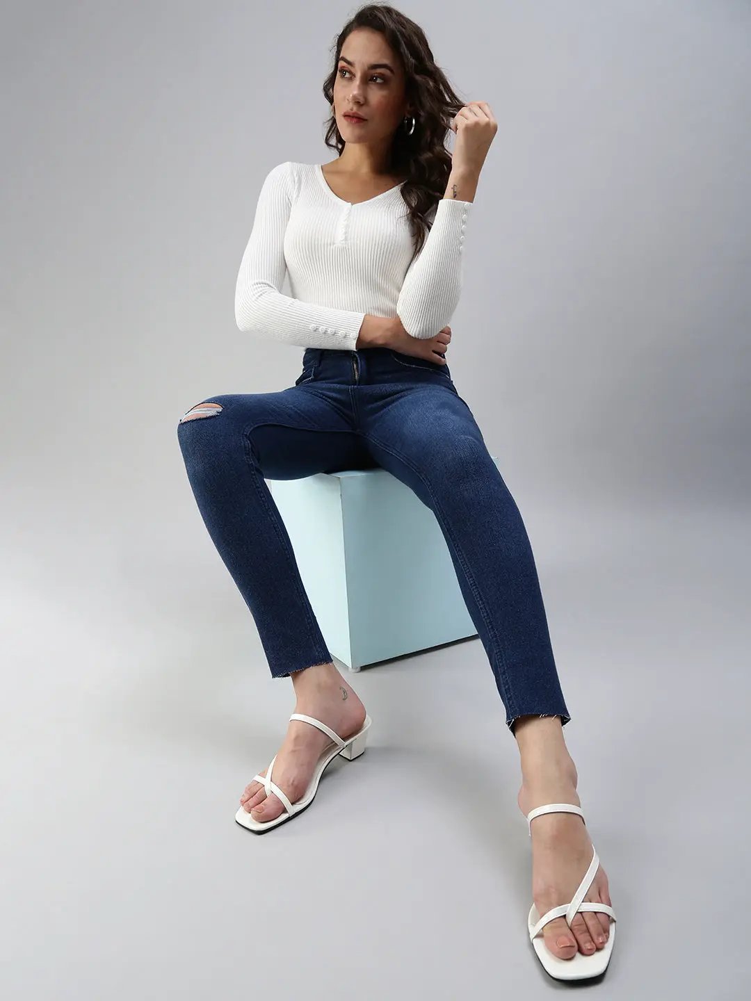 Women's Navy Blue Slim Fit High-Rise Mildly Distressed Light Fade Jeans