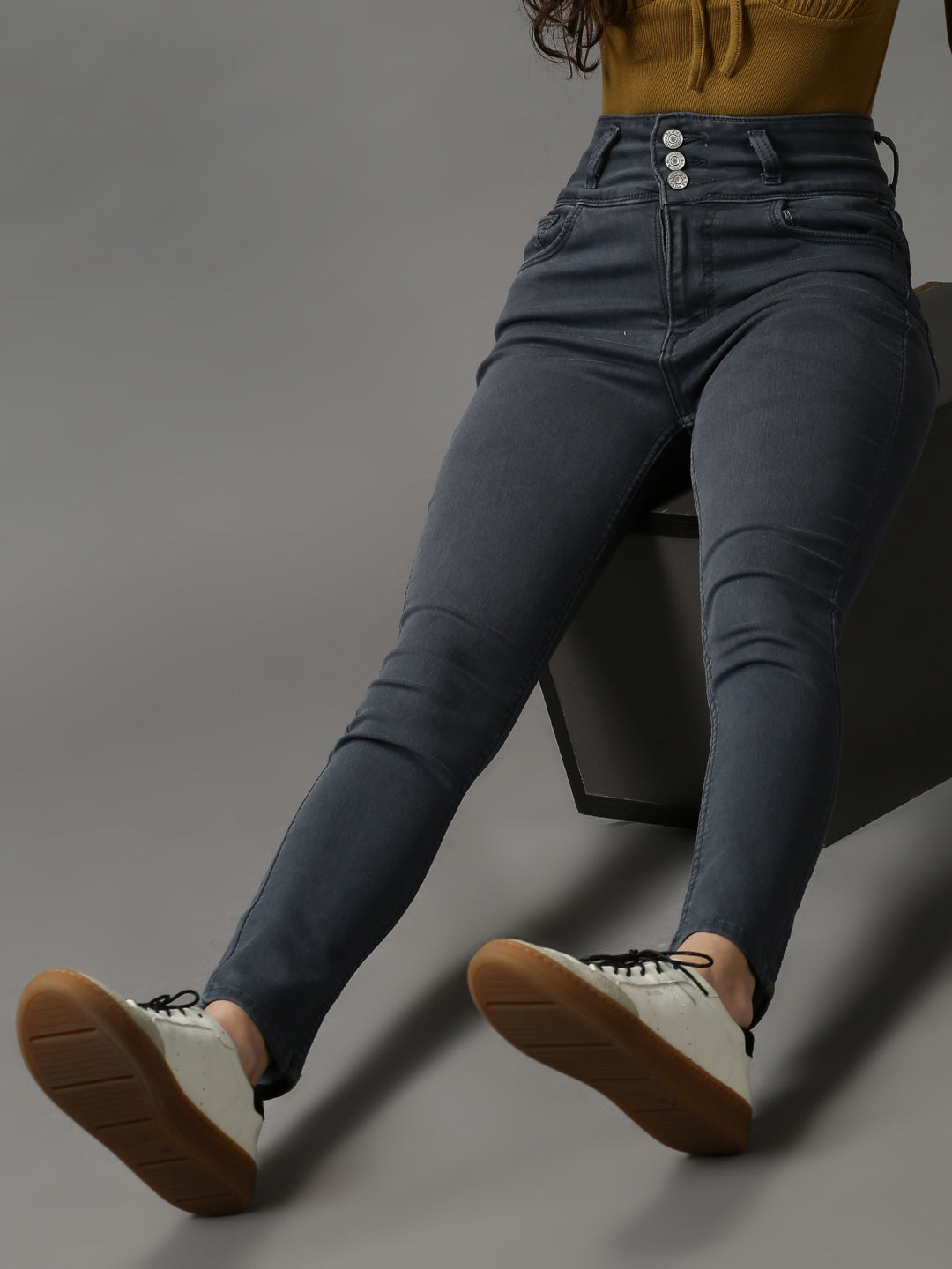 Women's Grey Solid Skinny Fit Denim Jeans