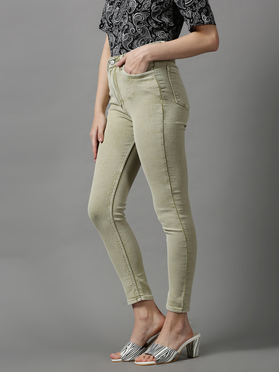 Women's Olive Solid Skinny Fit Denim Jeans