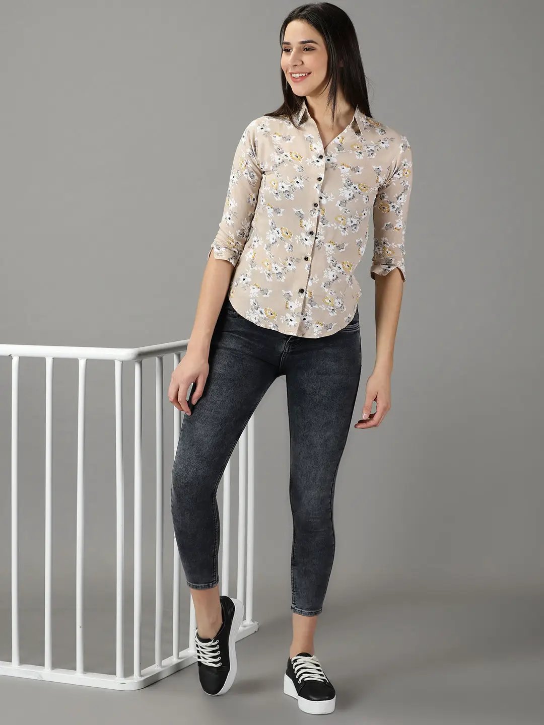 Women's Grey Solid Slim Fit Denim Jeans