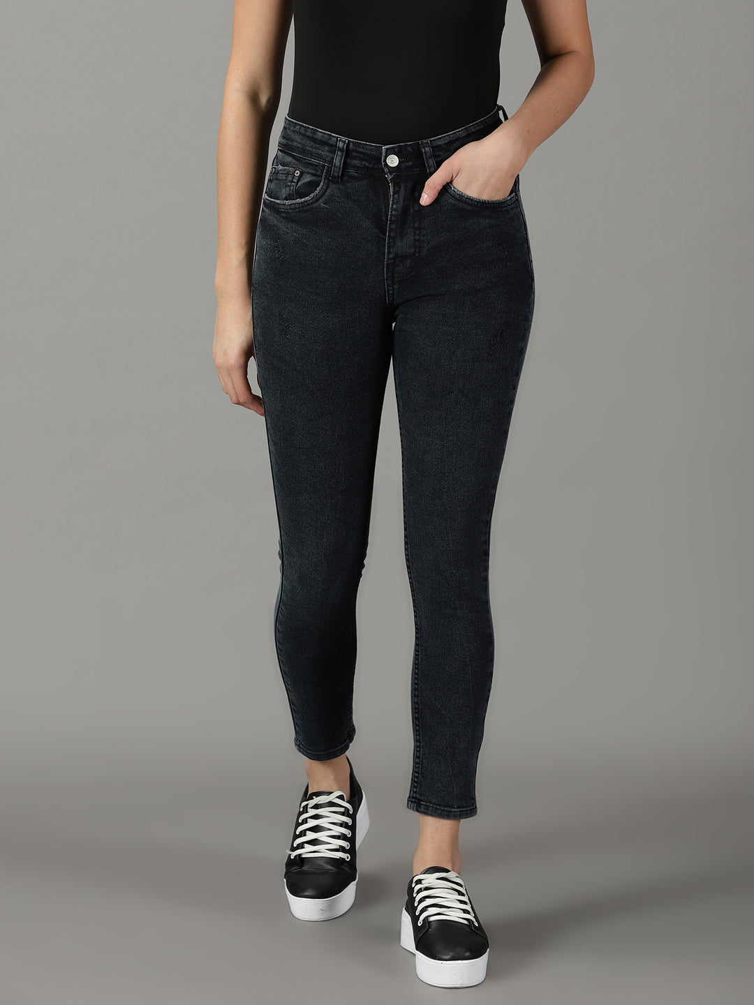 Women's Black Solid Slim Fit Denim Jeans