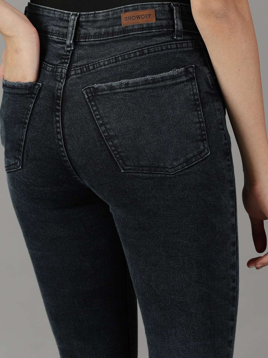 Women's Black Solid Slim Fit Denim Jeans