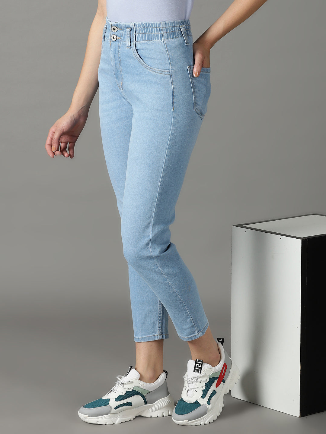 Women's Blue Solid Boyfriend Fit Denim Jeans