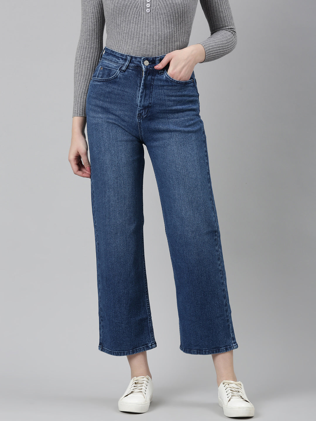 Women Blue Solid Straight Fit Denim Jeans