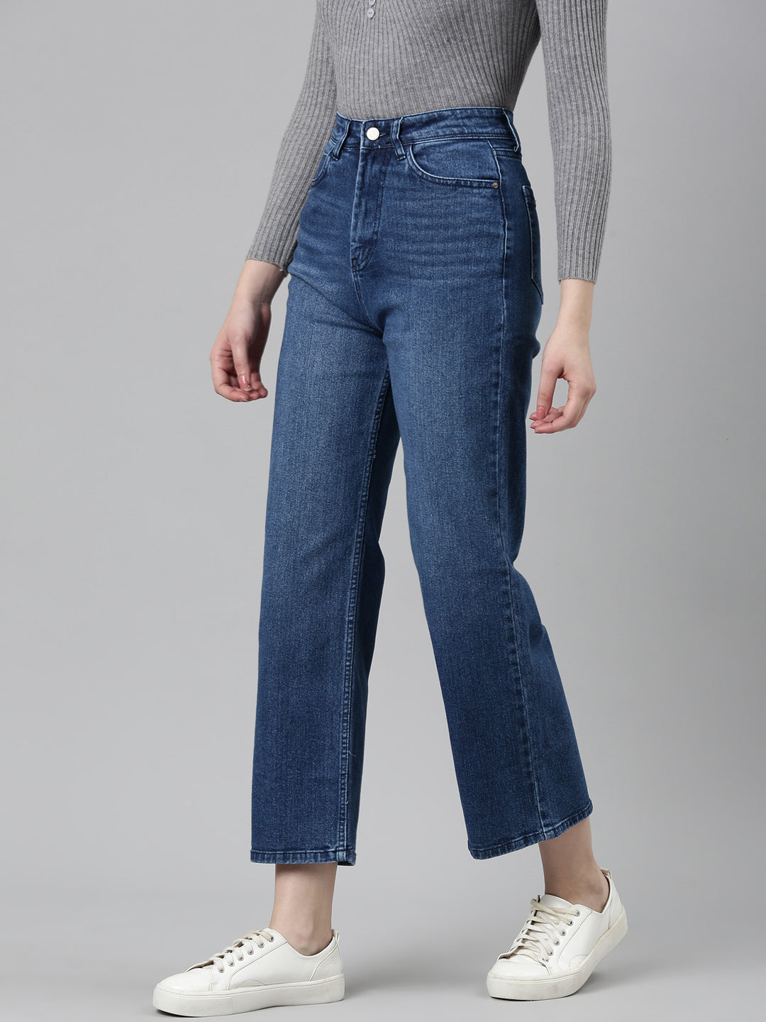 Women Blue Solid Straight Fit Denim Jeans