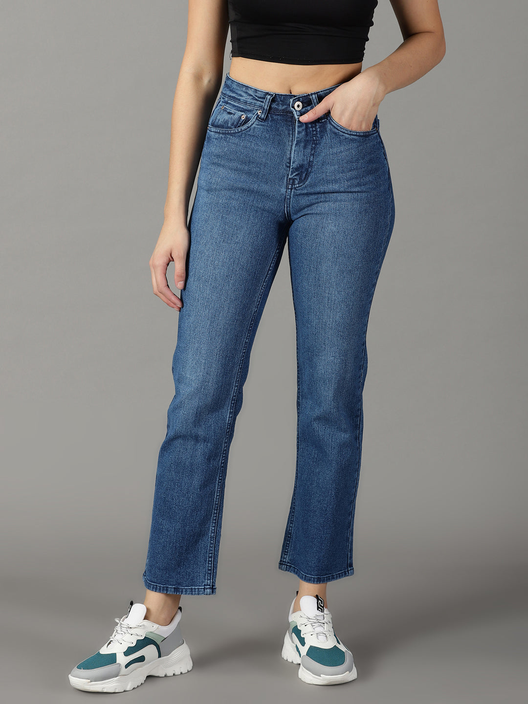 Women's Blue Solid Straight Fit Denim Jeans