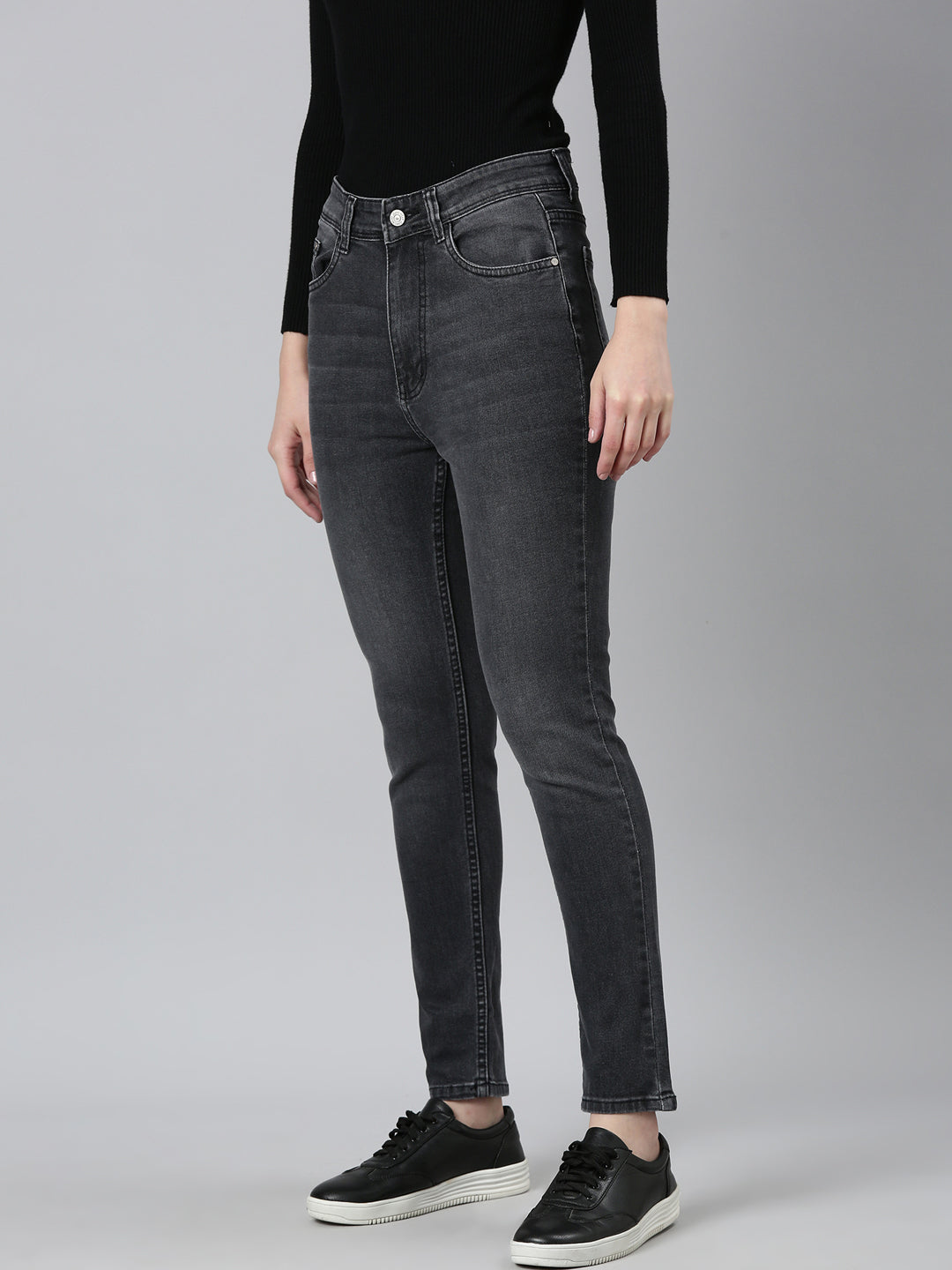 Women Grey Solid Straight Fit Denim Jeans