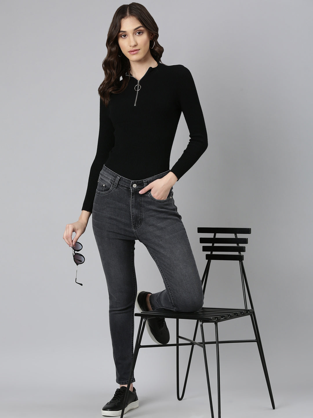 Women Grey Solid Straight Fit Denim Jeans