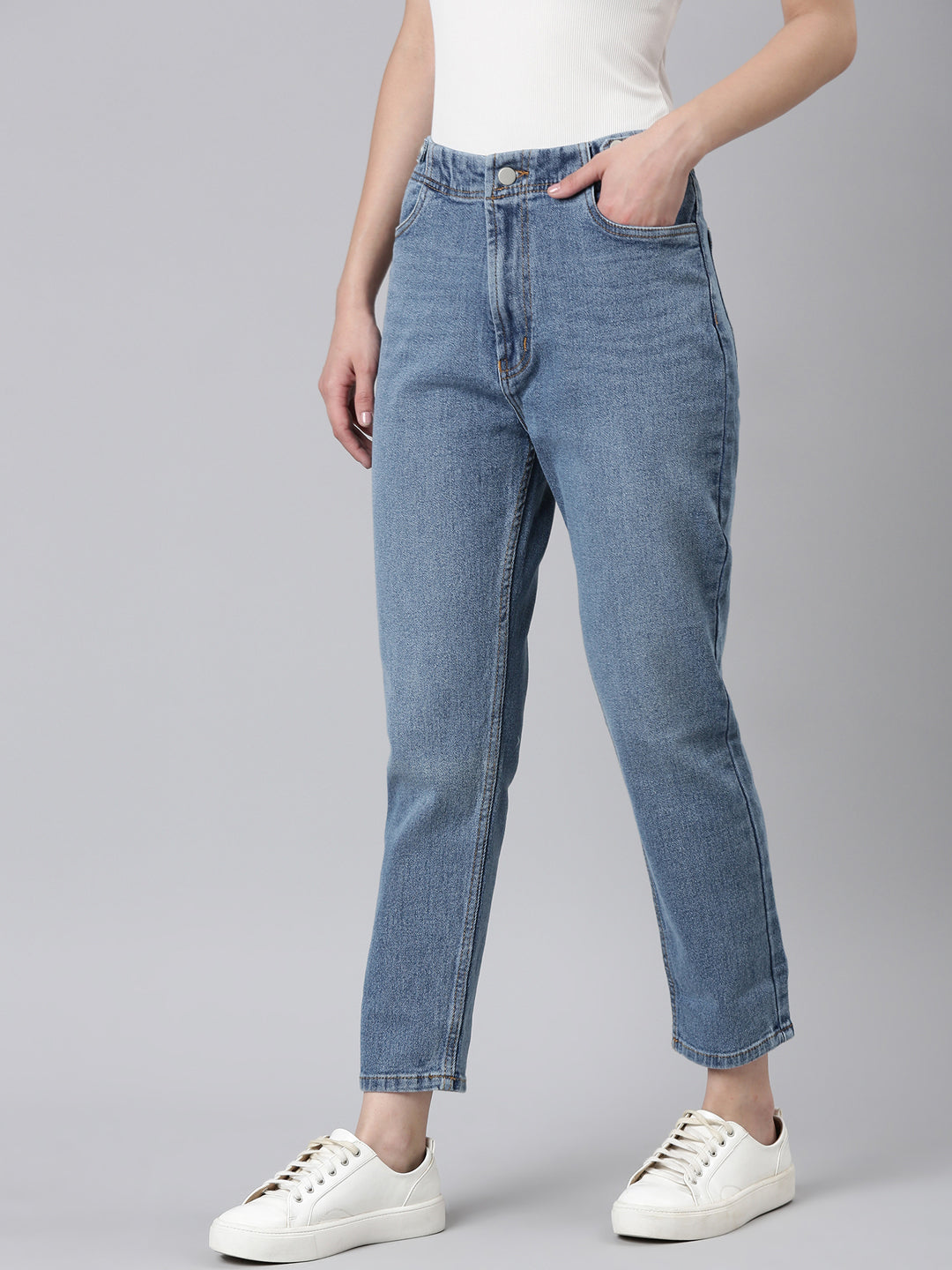 Women Blue Solid Mom Fit Denim Jeans