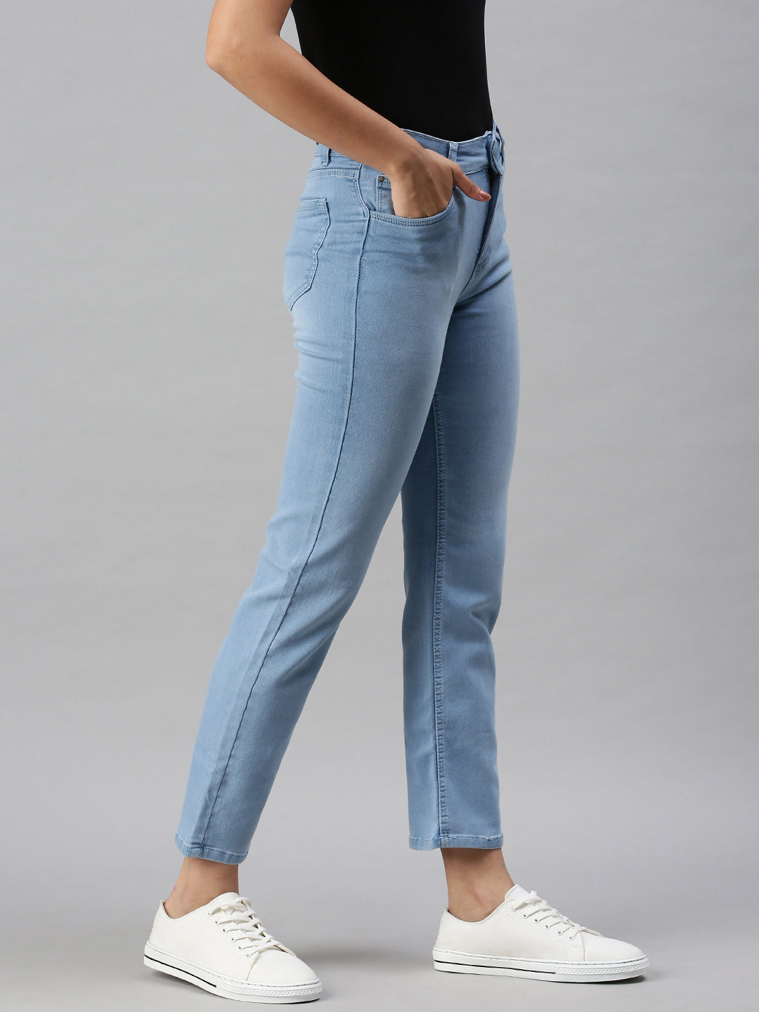 Women's Denim Straight Fit Blue Jeans