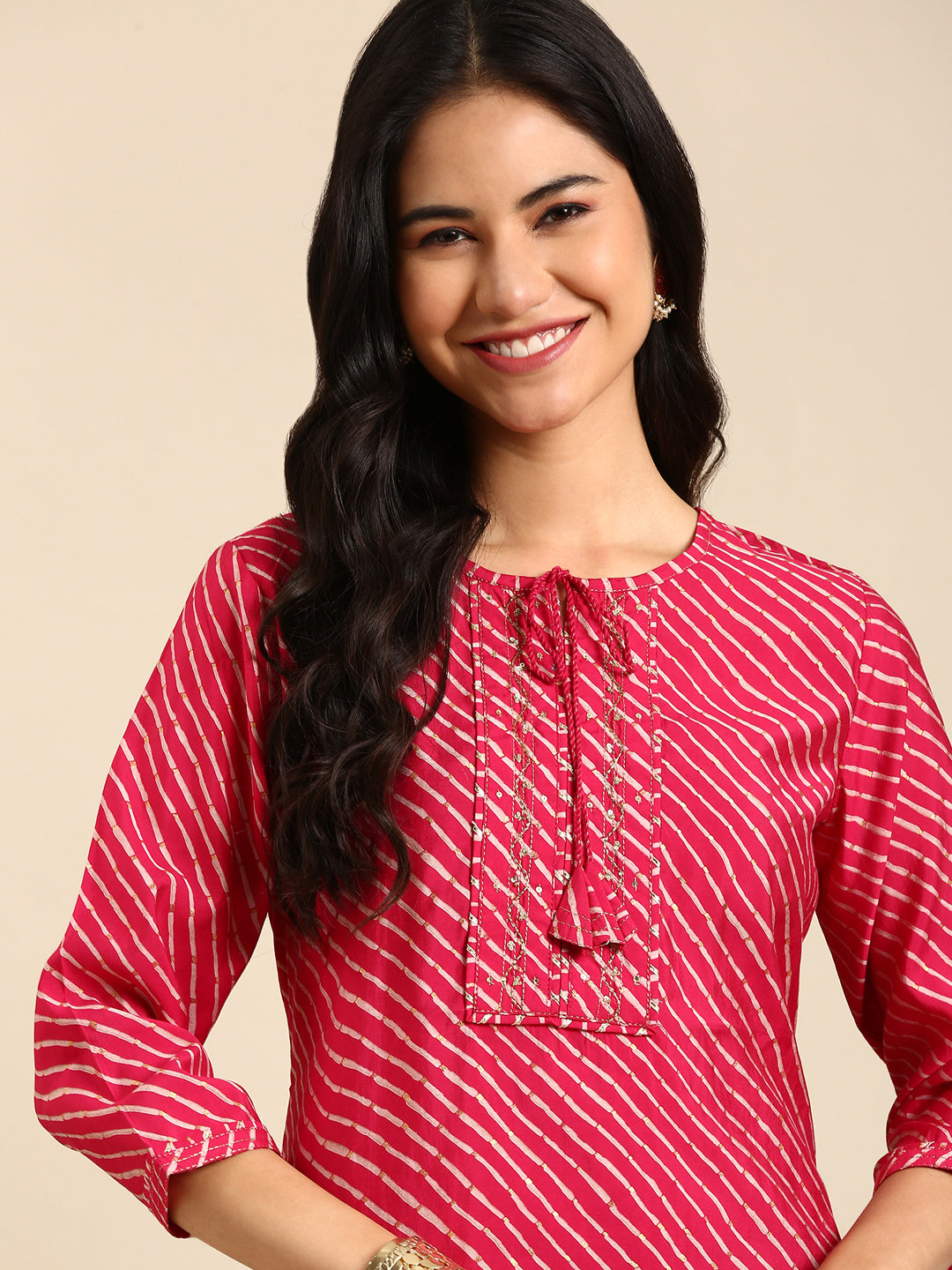 Women's Fuchsia Embellished Straight Kurta