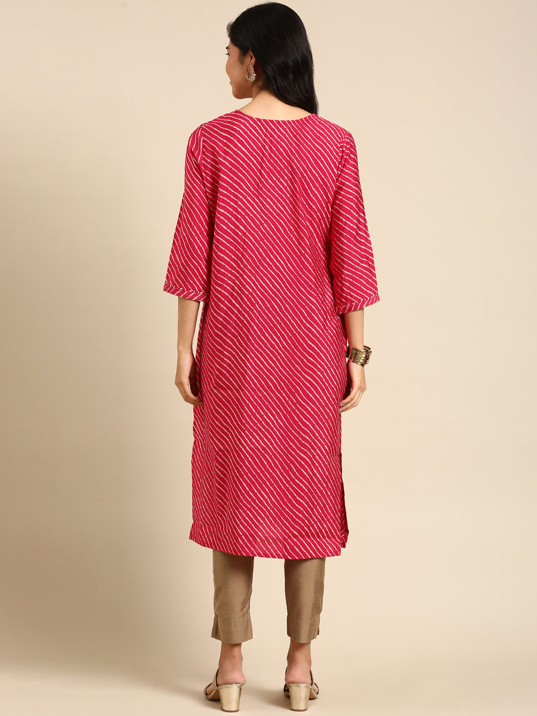 Women's Fuchsia Embellished Straight Kurta