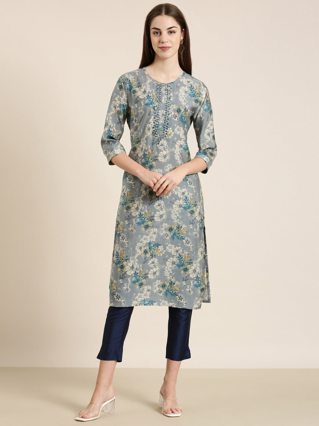 Women Grey Floral Straight Kurta