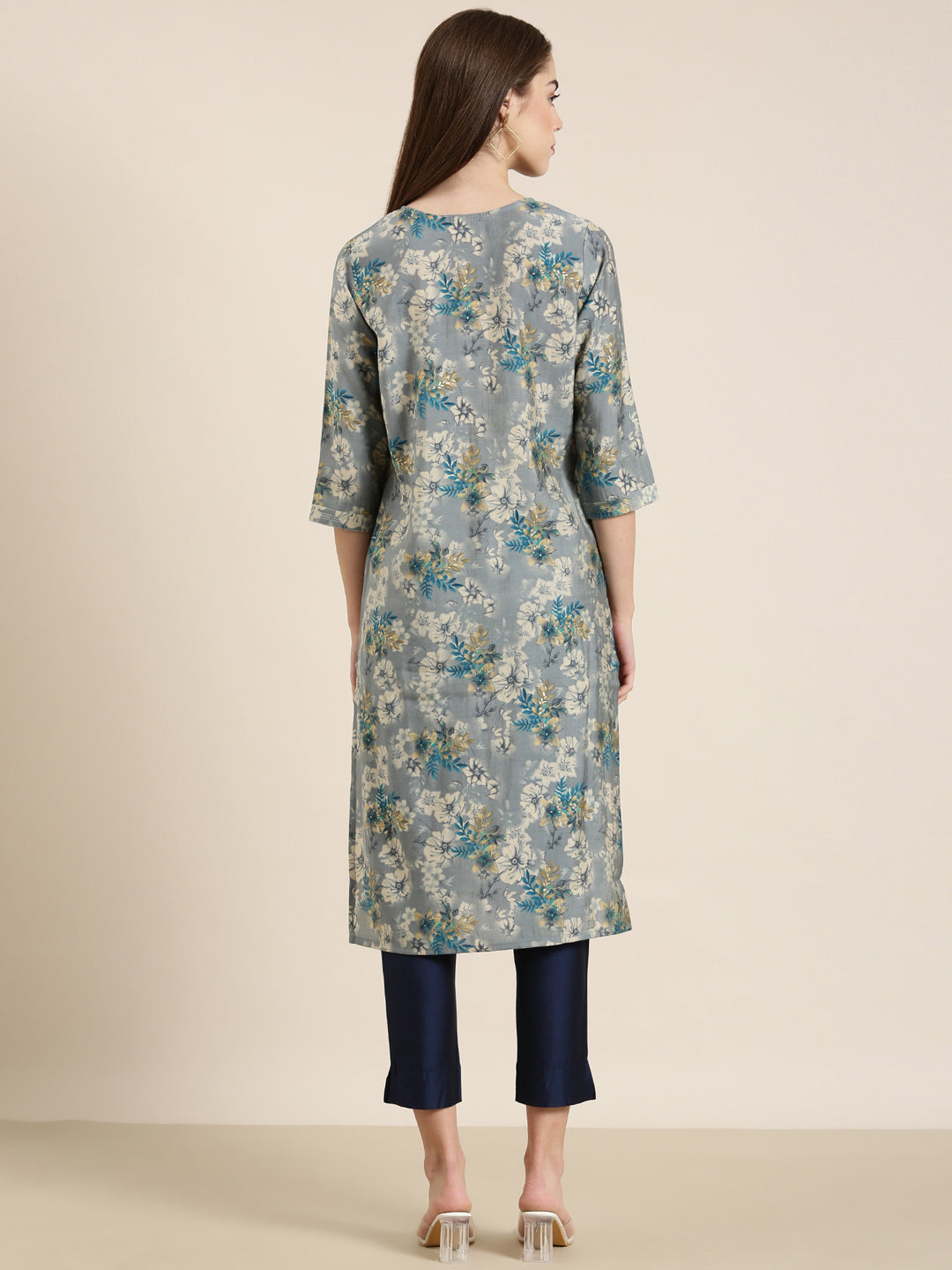 Women Grey Floral Straight Kurta