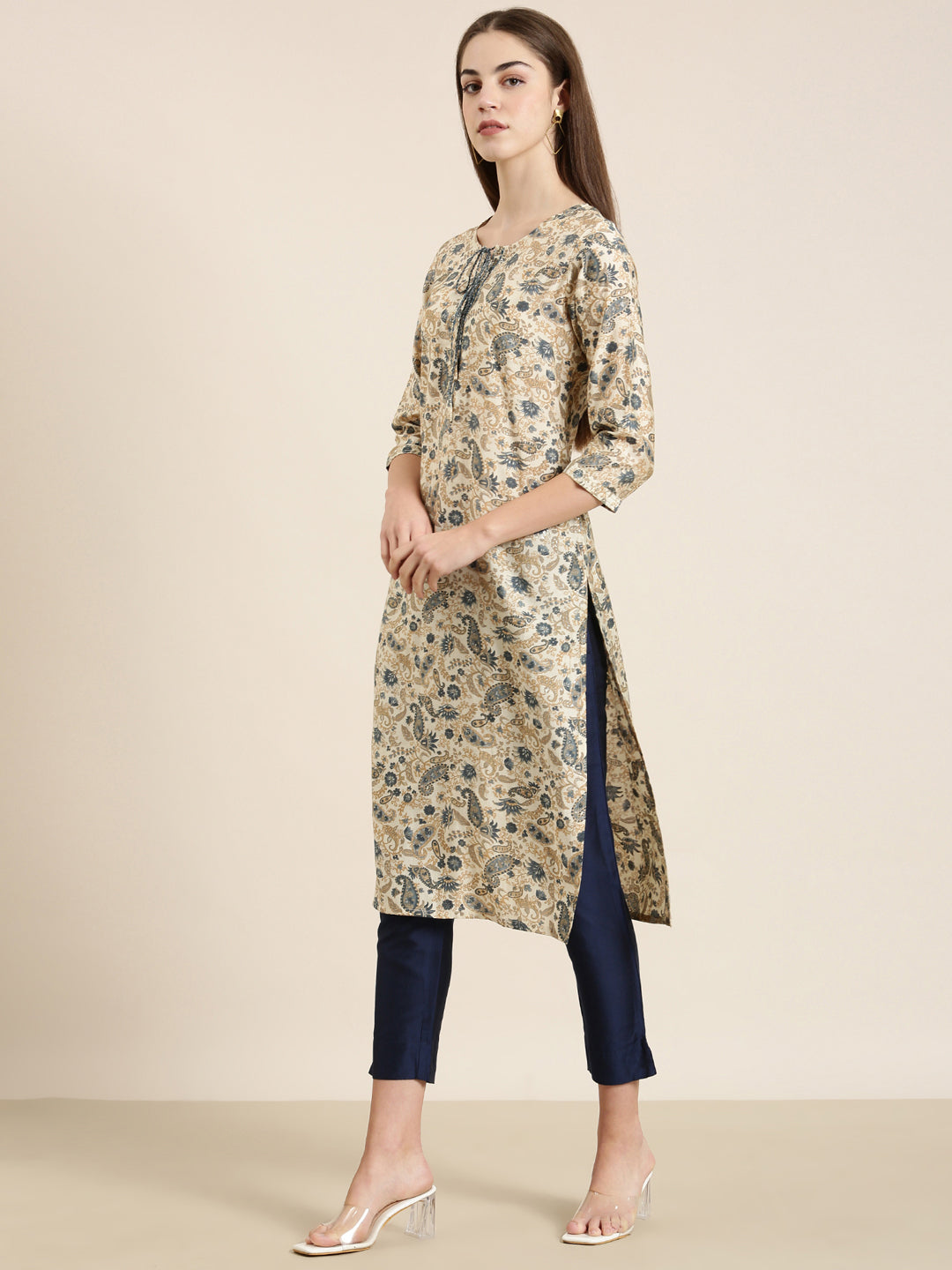 Women Cream Paisley Straight Kurta