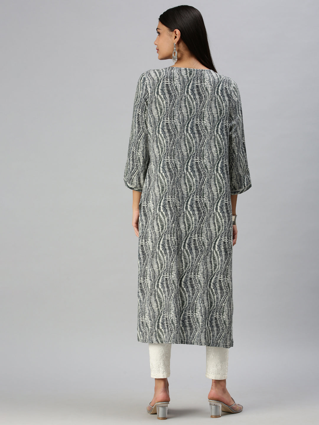 Women's Cream & Blue Printed Straight Kurta