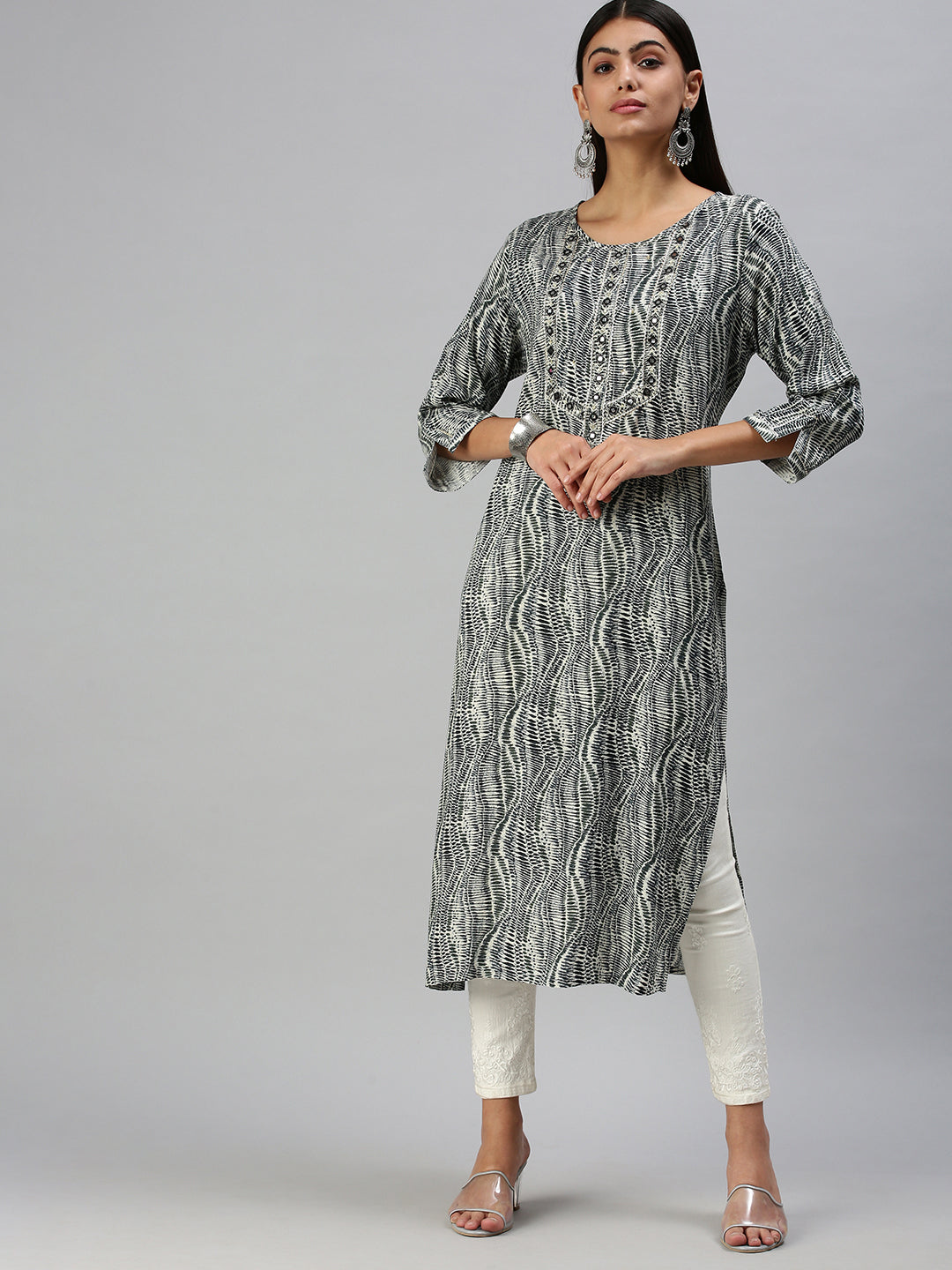 Women's Cream & Blue Printed Straight Kurta