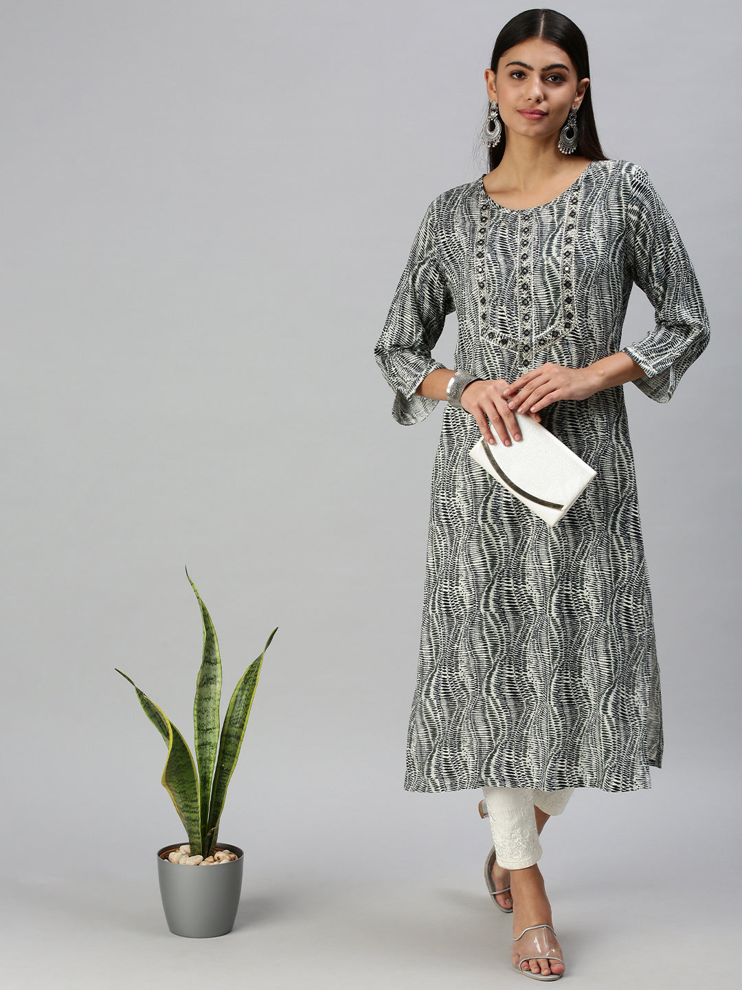 Women's Cream & Blue Printed Straight Kurta