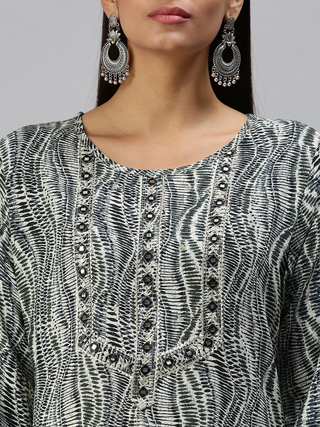 Women's Cream & Blue Printed Straight Kurta