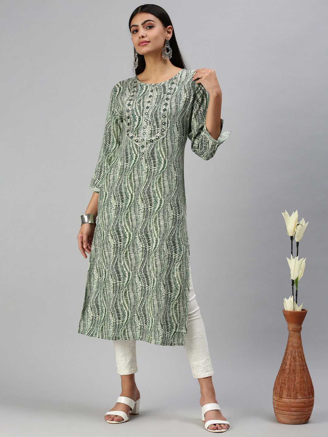 Women's Beige Printed Straight Kurta