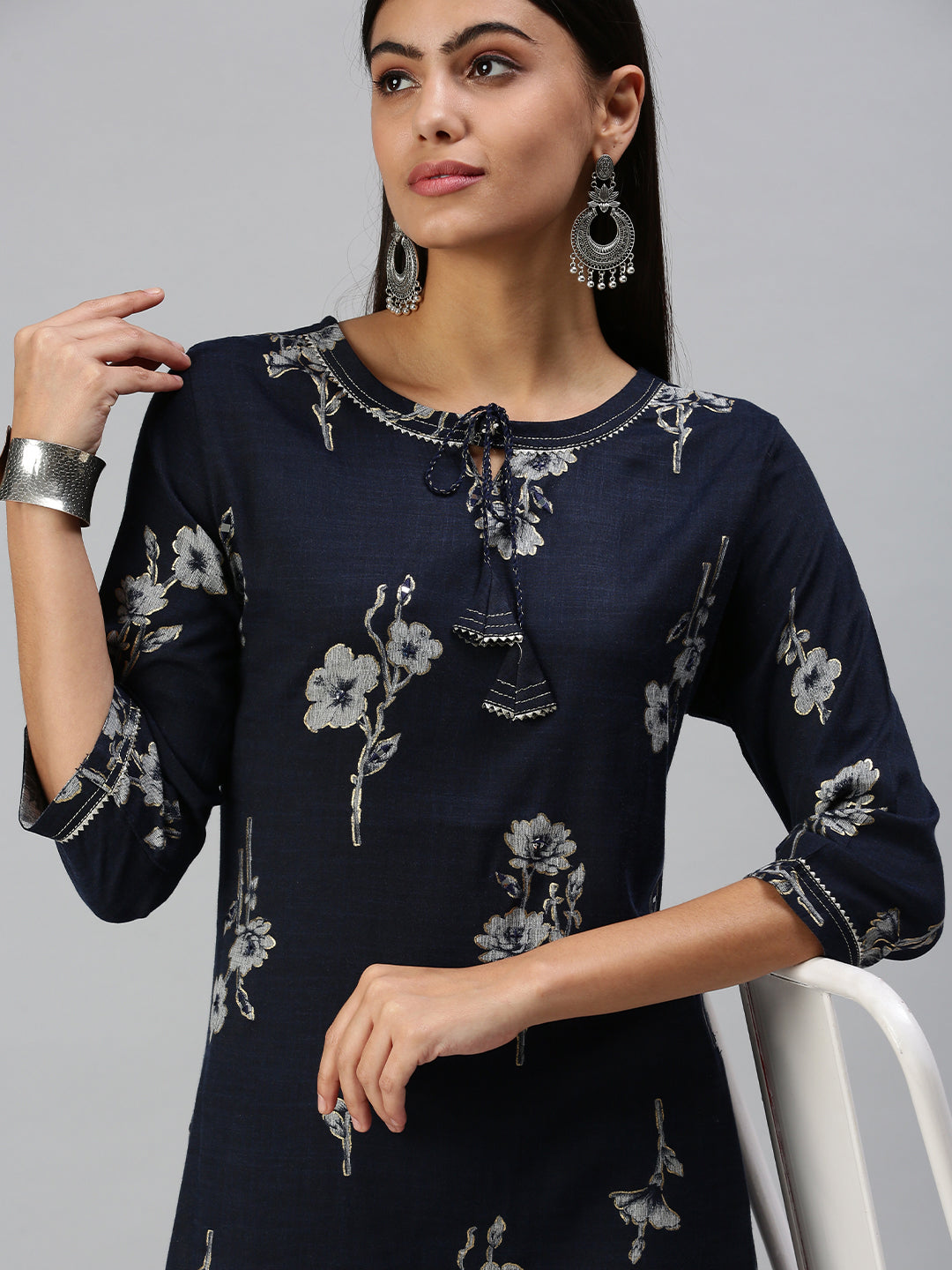 Women's Blue Floral Straight Kurta