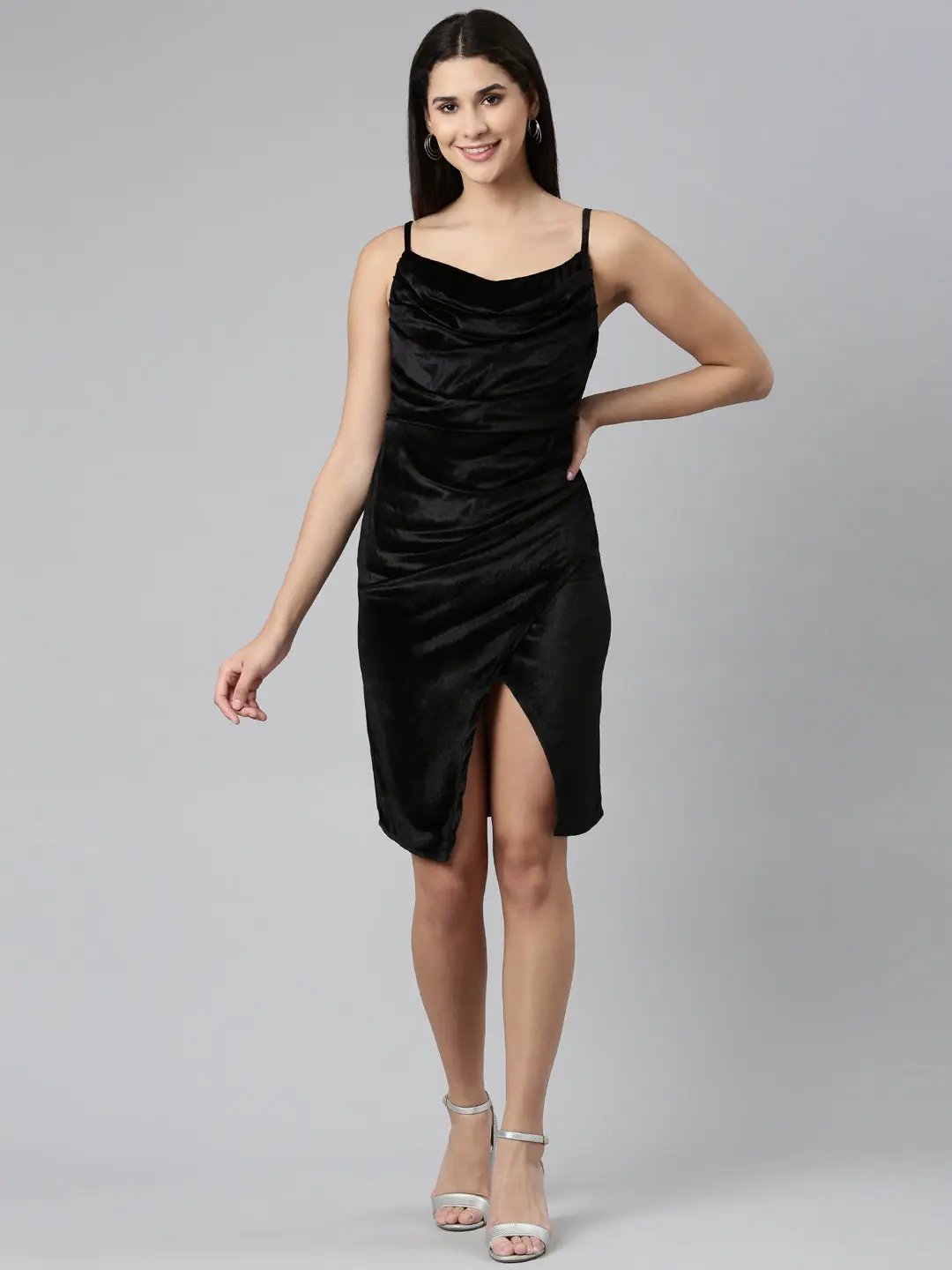 Women's Black Solid Sheath Dress