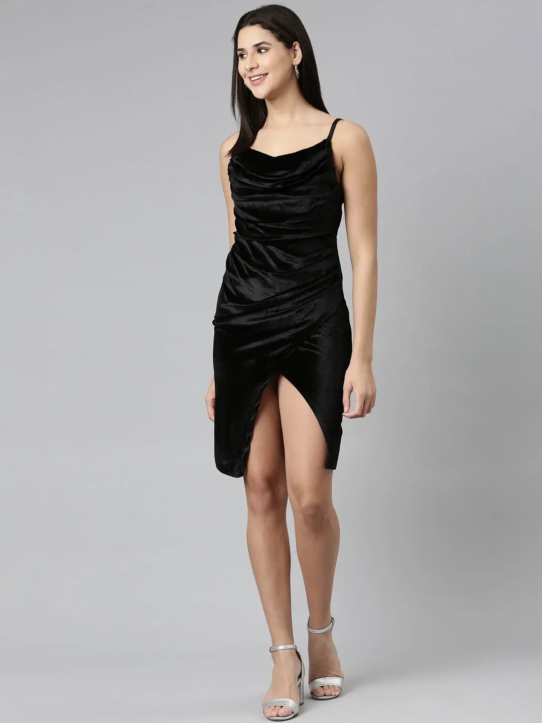 Women's Black Solid Sheath Dress