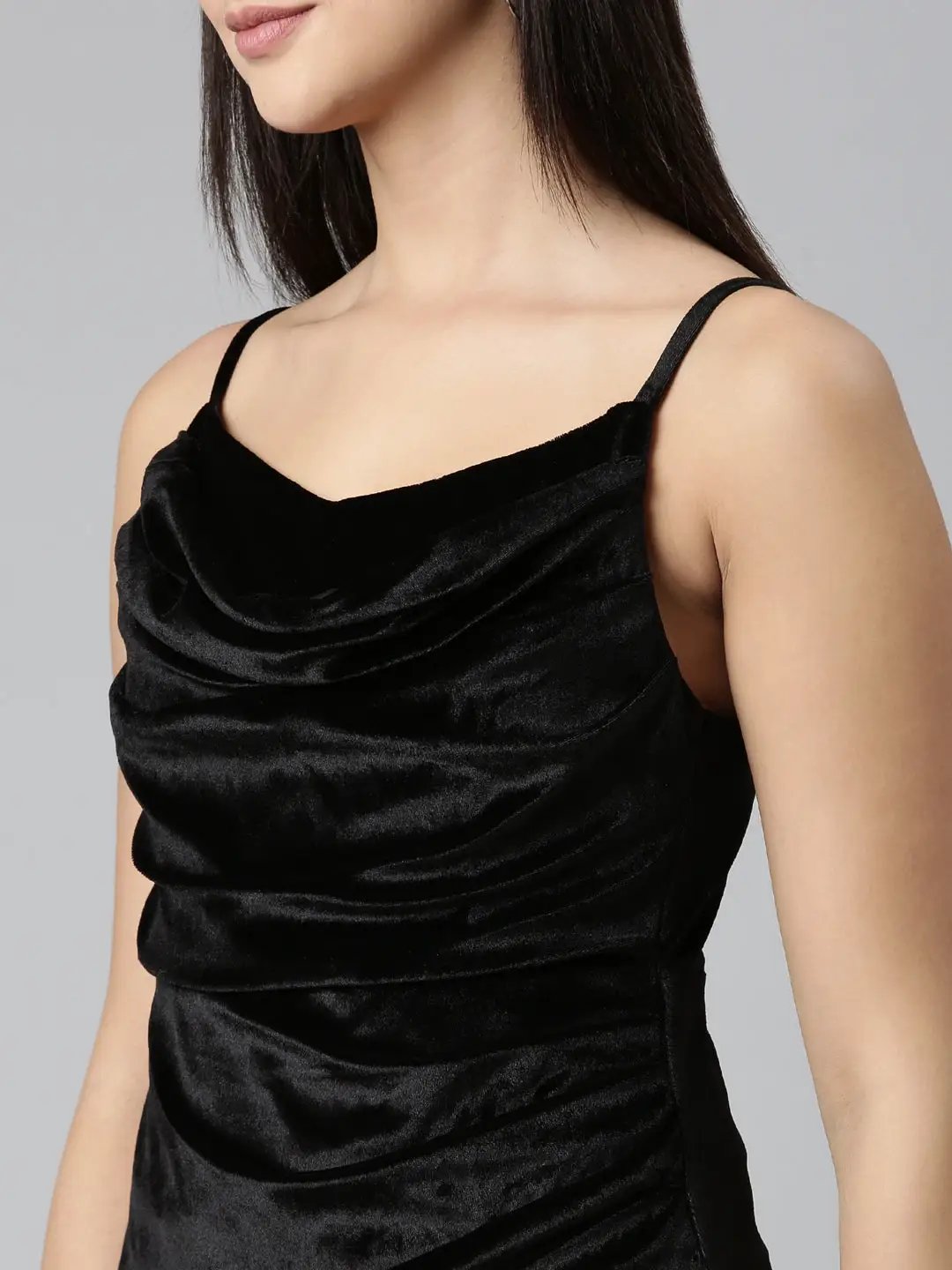 Women's Black Solid Sheath Dress