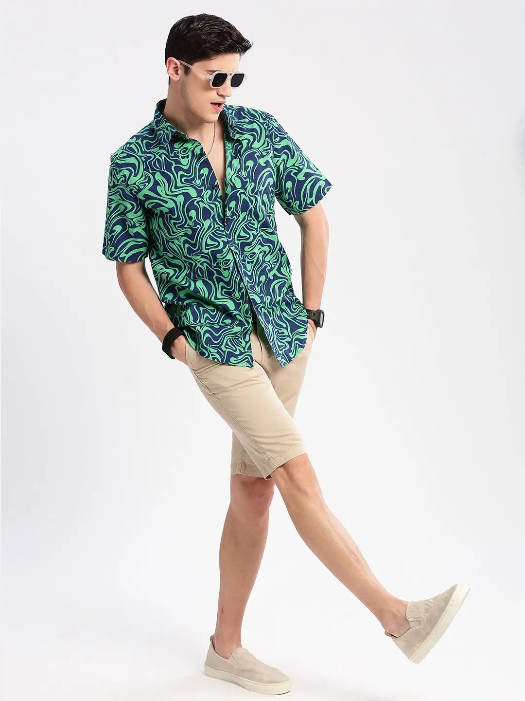 Men's Green Standard Slim Fit Abstract Printed Cotton Shirt