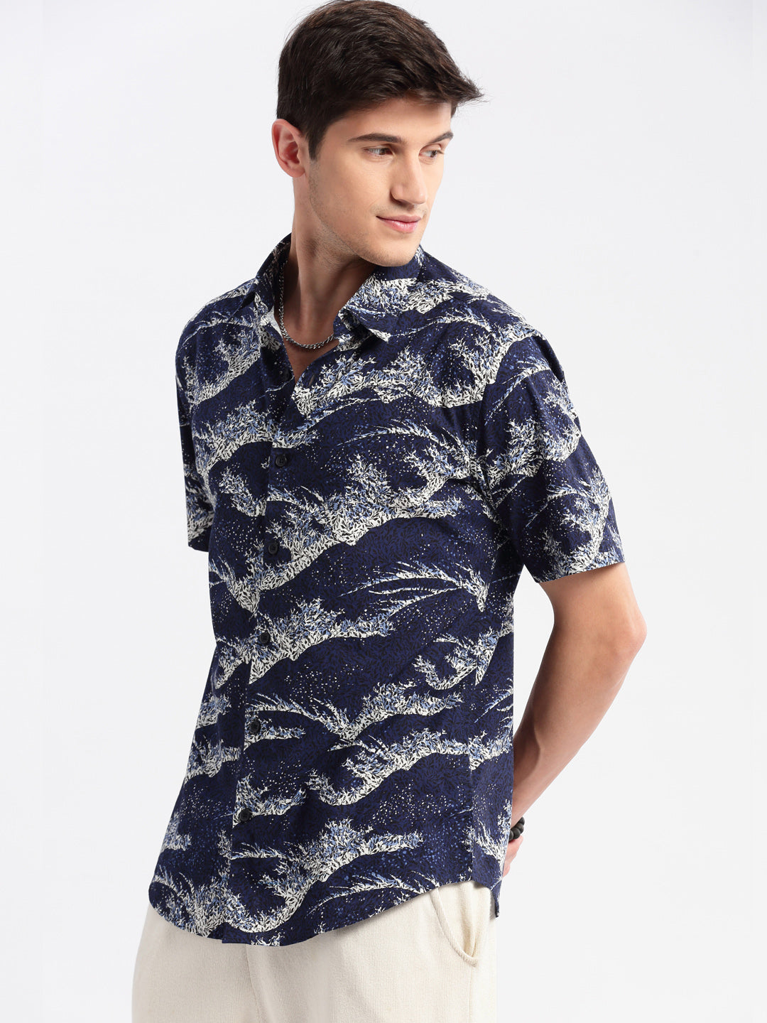 Men's Navy Blue Standard Slim Fit Printed Cotton Casual Shirt