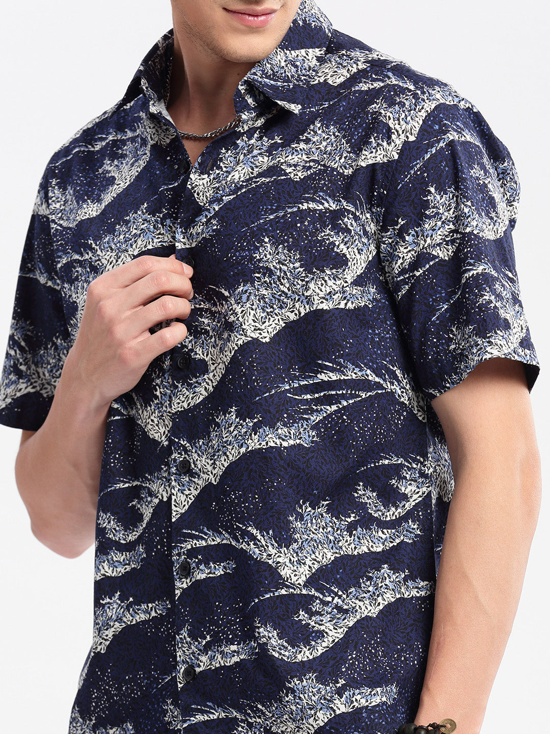 Men's Navy Blue Standard Slim Fit Printed Cotton Casual Shirt