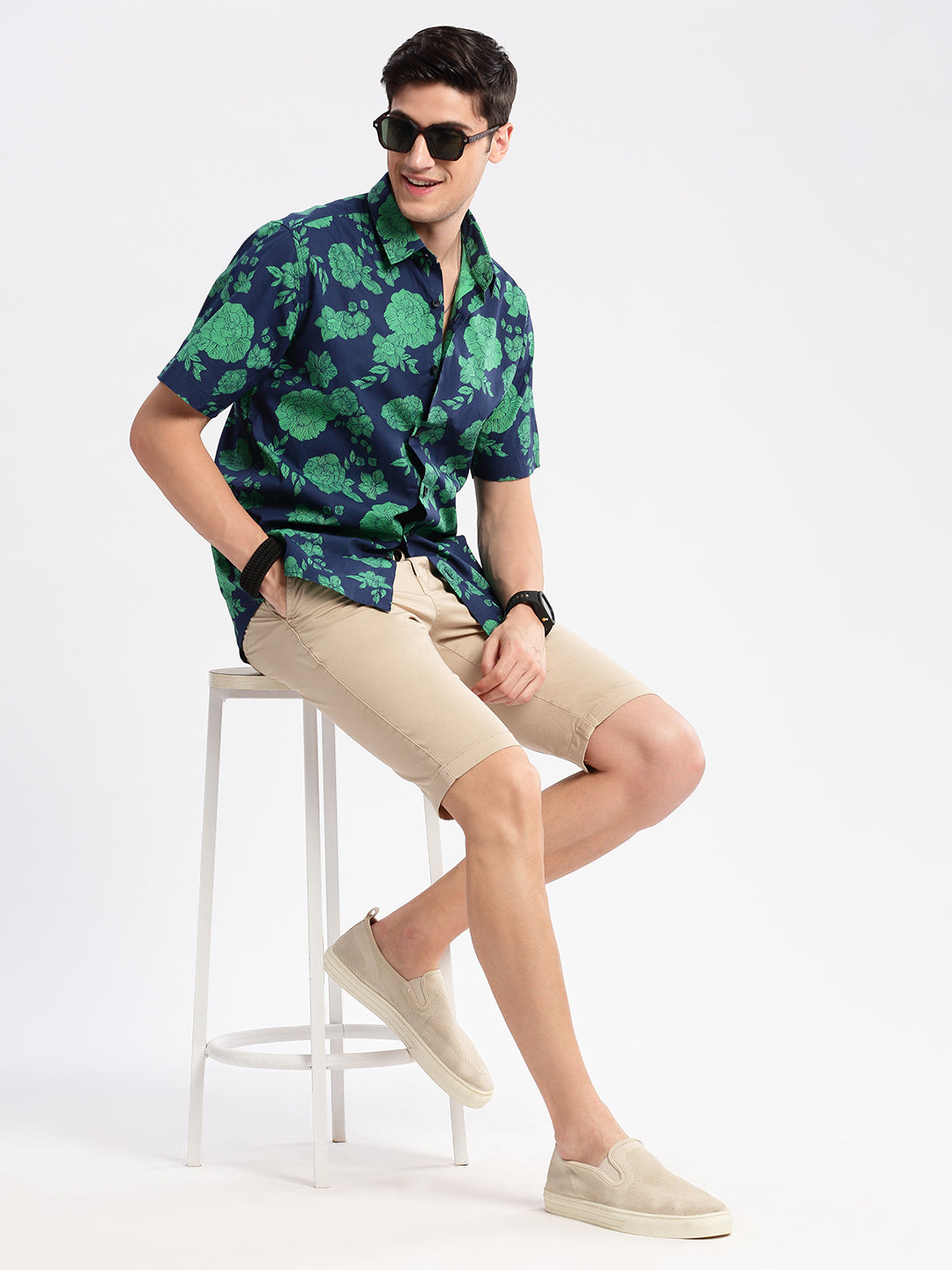 Men's Navy Blue Standard Slim Fit Floral Printed Cotton Casual Shirt