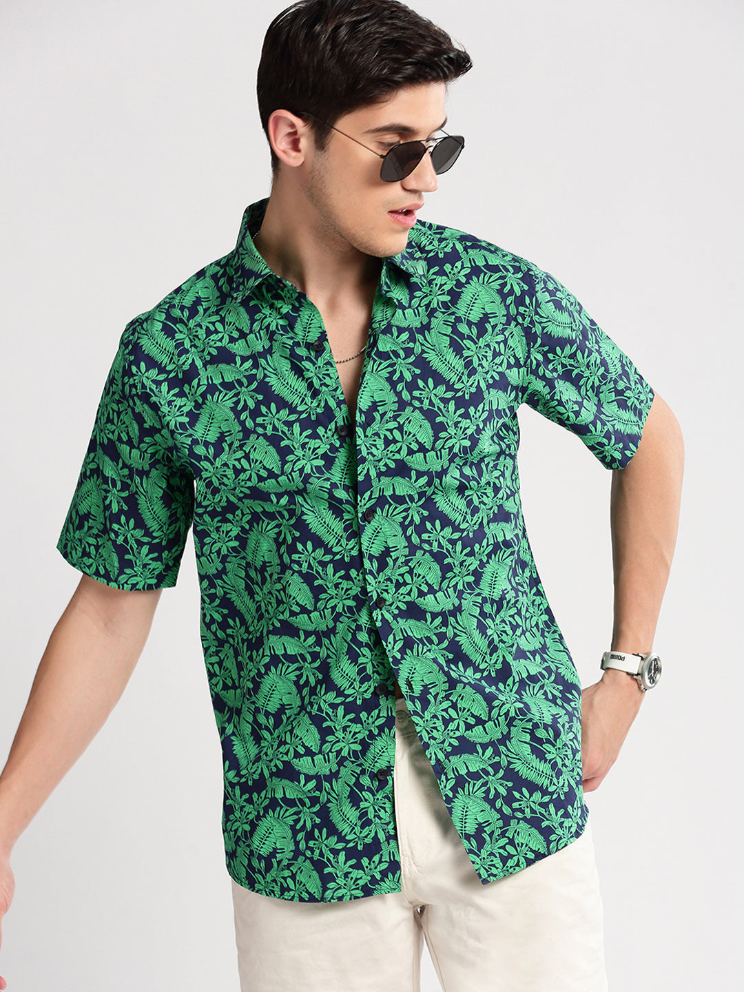 Men's Green Standard Slim Fit Floral Printed Cotton Casual Shirt