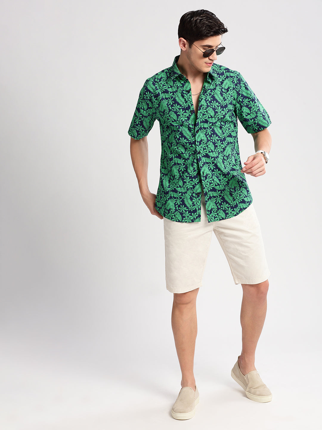 Men's Green Standard Slim Fit Floral Printed Cotton Casual Shirt