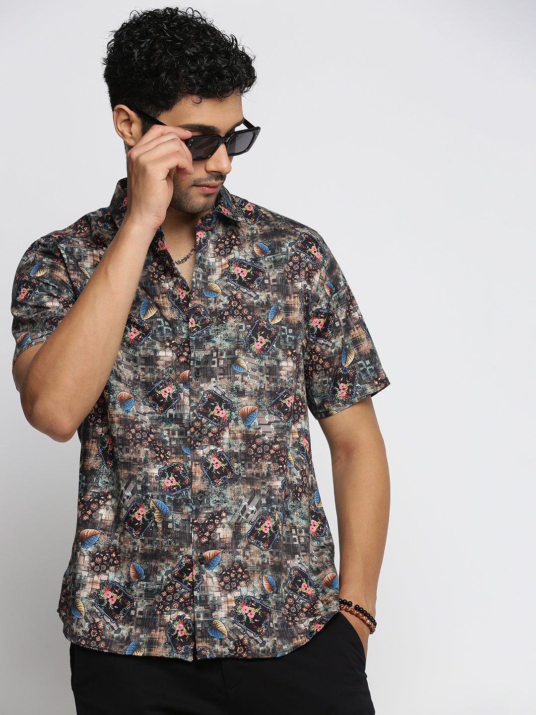 Men Black Spread Collar Floral Shirt