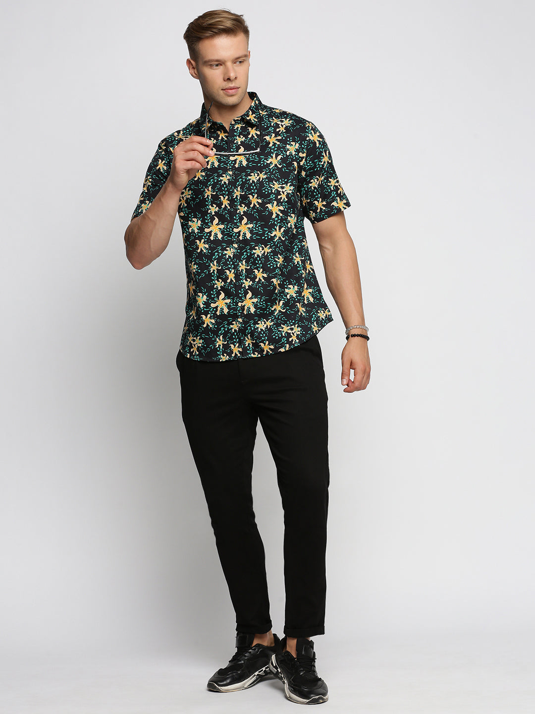 Men Black Spread Collar Floral Shirt