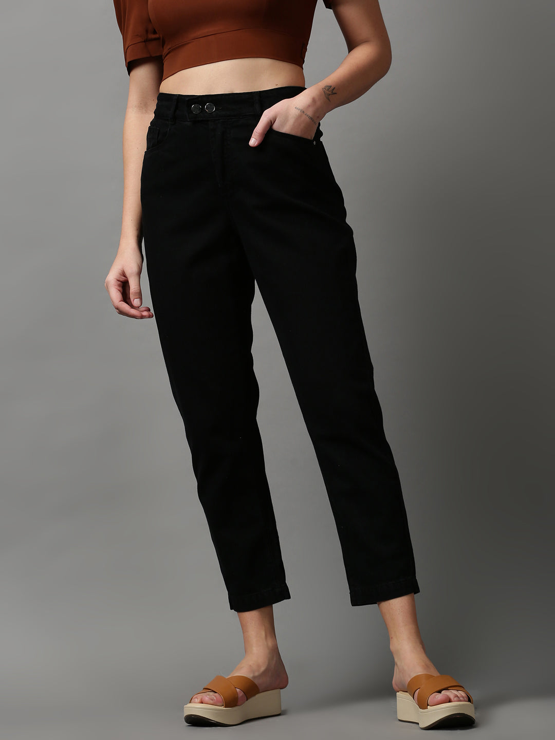 Women's Black Solid Mom Fit Denim Jeans