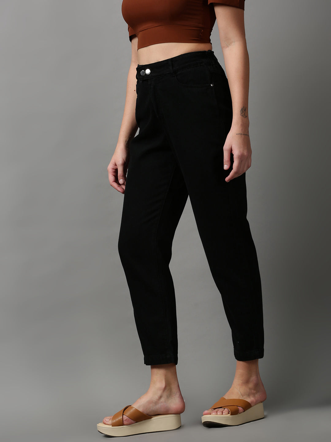 Women's Black Solid Mom Fit Denim Jeans