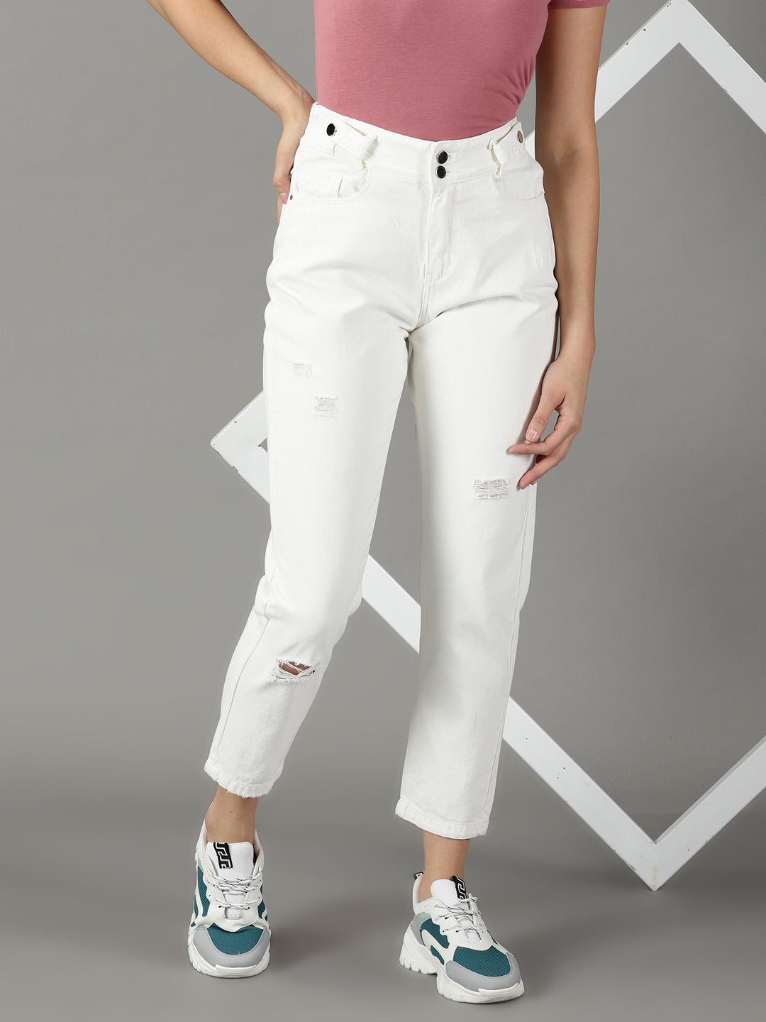 Women's White Solid Relaxed Fit Denim Jeans