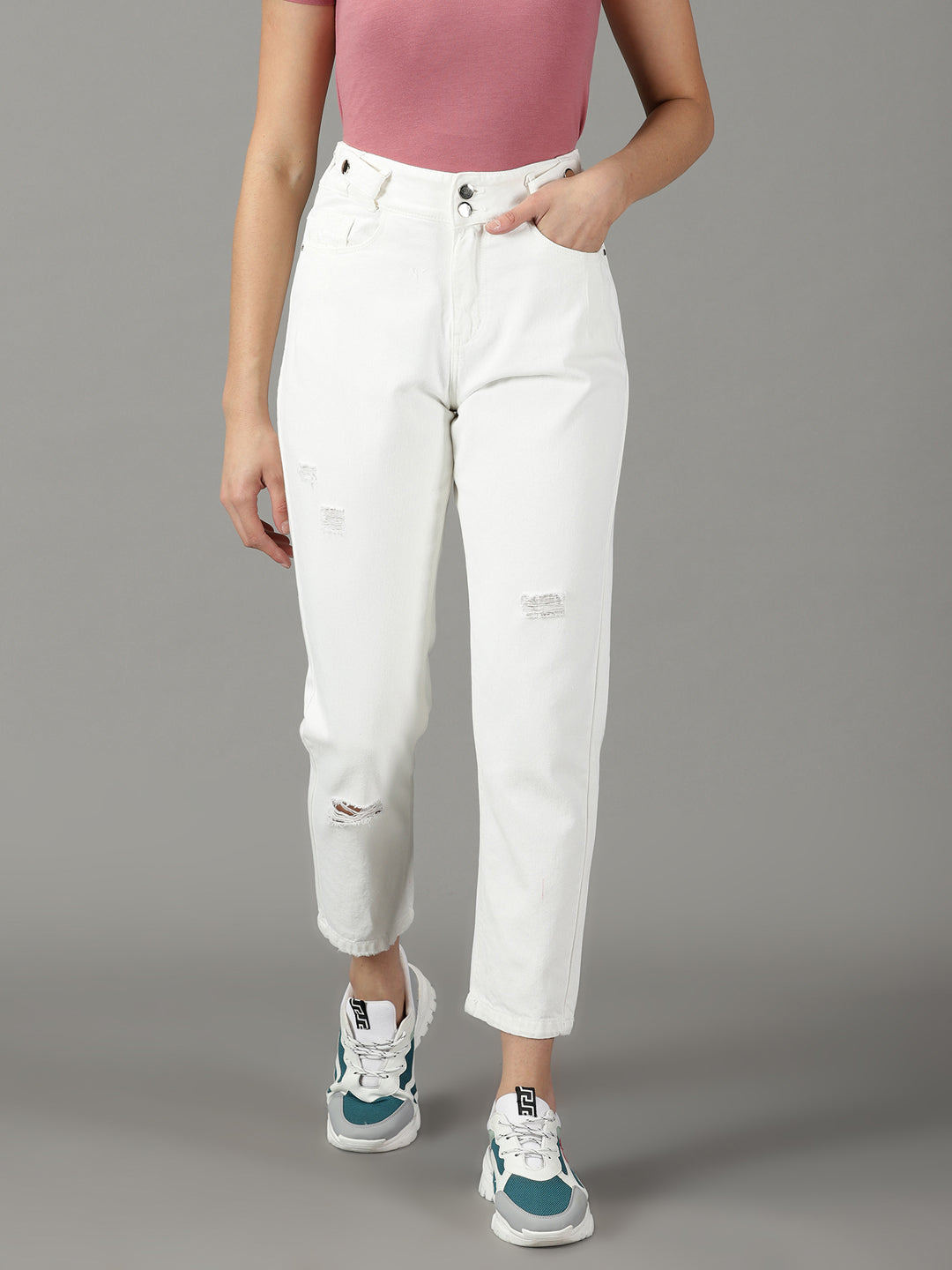 Women's White Solid Relaxed Fit Denim Jeans