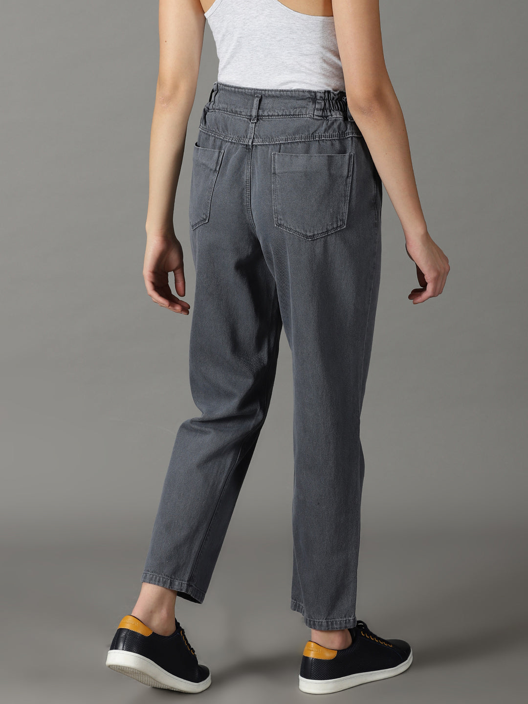 Women's Grey Solid Relaxed Fit Denim Jeans