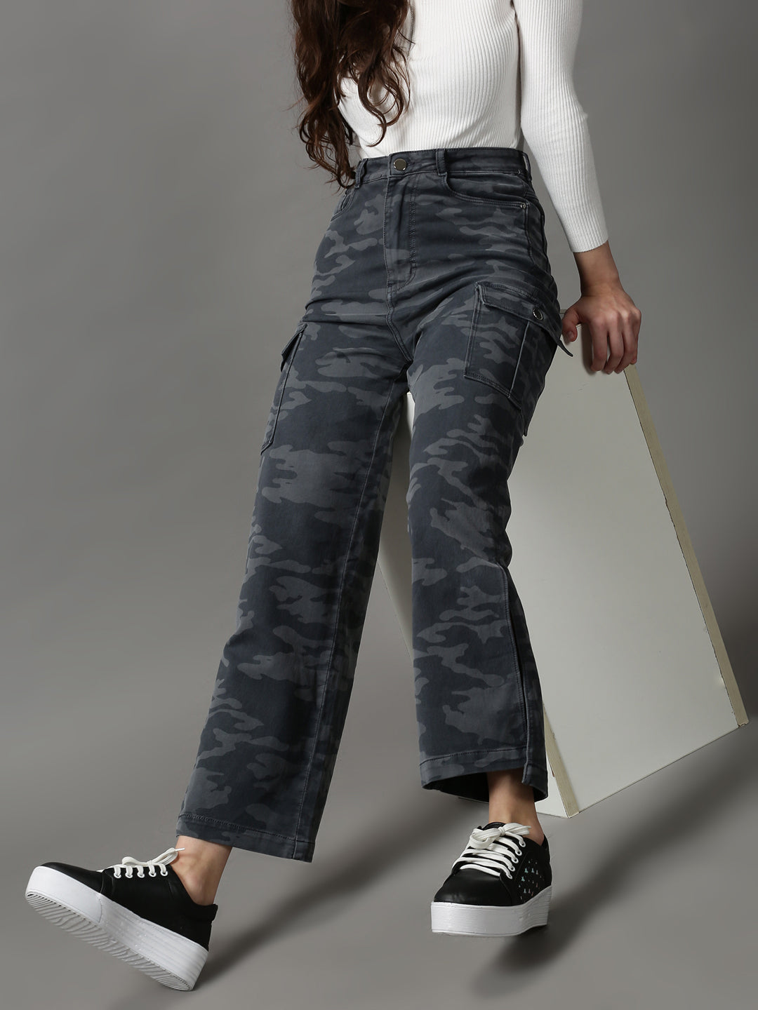 Women's Grey Solid Wide Leg Denim Jeans